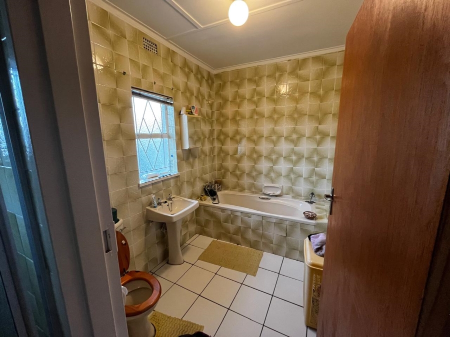 3 Bedroom Property for Sale in Rouxpark Western Cape